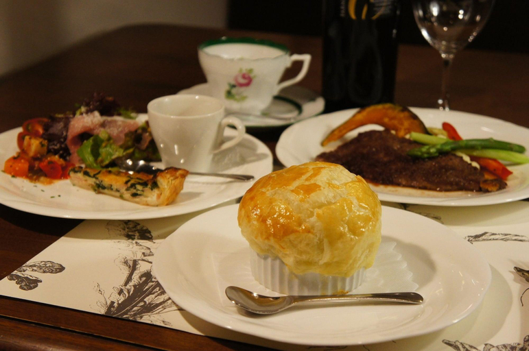Food & Drinks 5, Guesthouse Kreutzer, Chino