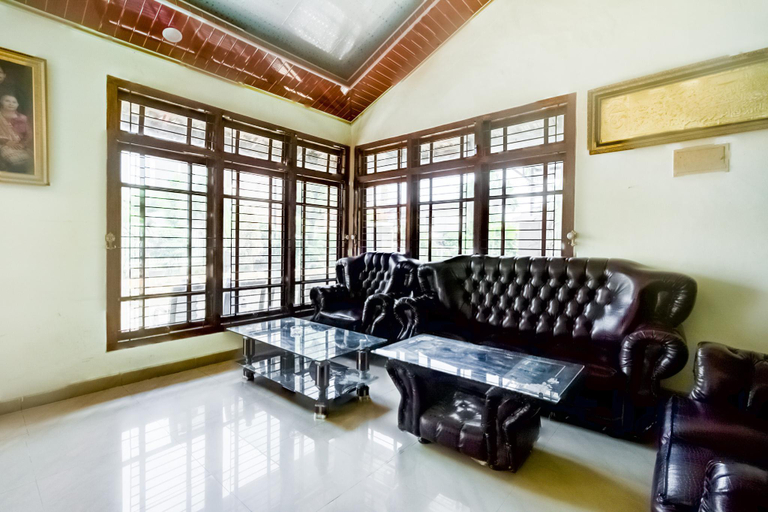 Lobby 5, 3305 Bumi Siliwangi Residence, Padang