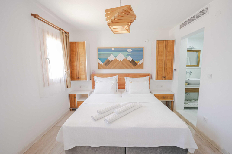 Bedroom 2, White Orange, Seferihisar