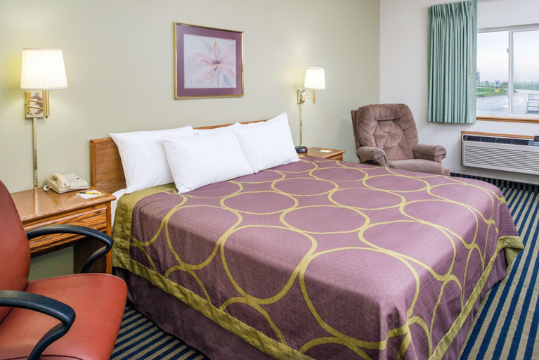 Bedroom 3, Super 8 by Wyndham Gretna, Sarpy