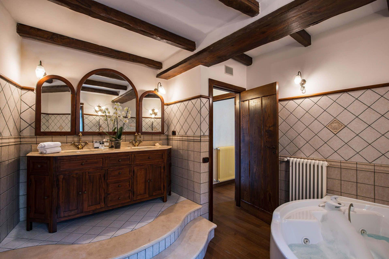 Room 3, Villa Pandora, Napoli