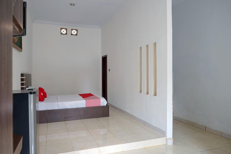 Room 4, Oyo 1697 Griya Dimas Guesthouse, Jambi