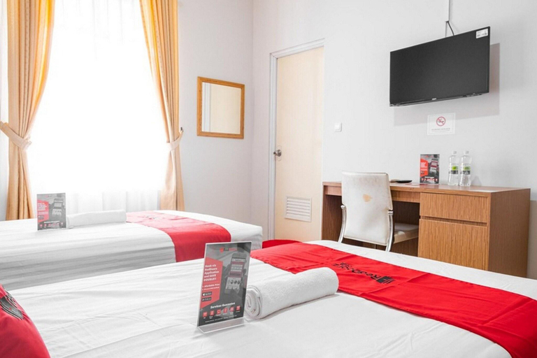 Room 3, Formerly RedDoorz near Siloam Karawaci 3, Tangerang