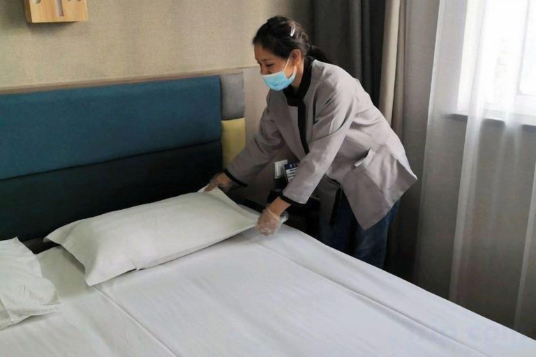 Bedroom 3, Xinrenren hotel, Shanghai