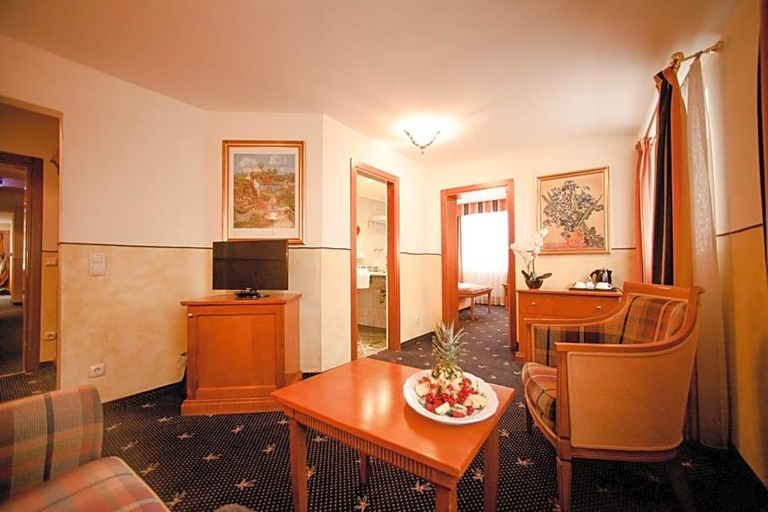 Public Area 4, Schlosshotel Grunwald, München