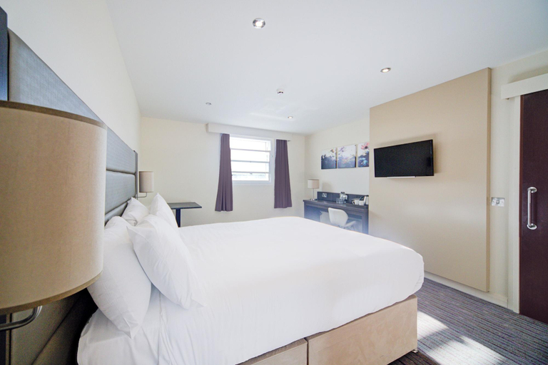 Bedroom 3, Silurian Hotel, Newport