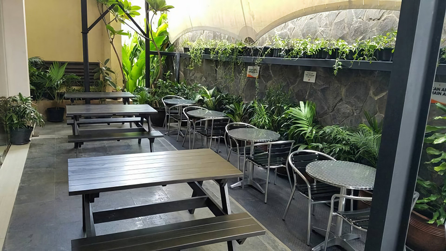 Restaurant 2, V Hotel Jakarta, South Jakarta