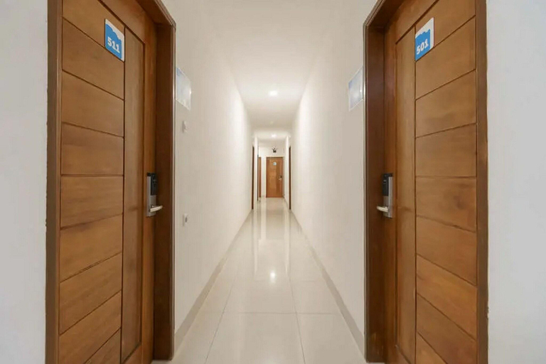 Lobby 2, Formerly RedDoorz Plus @ Cemara Asri Medan