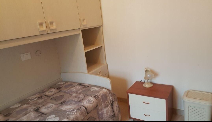 Room 5, Agata, L'Aquila