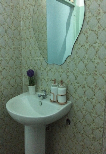 Bathroom 5, One Bangkok Hostel @Love District, Khlong San