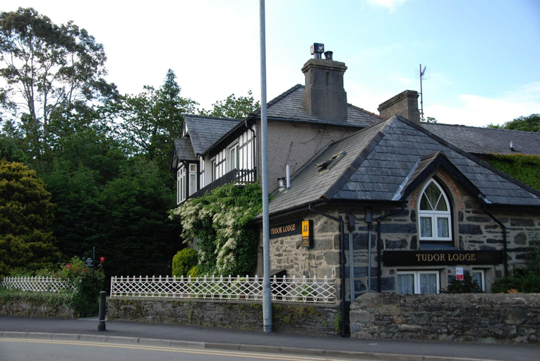 General view 4, Tudor Lodge, Gwynedd