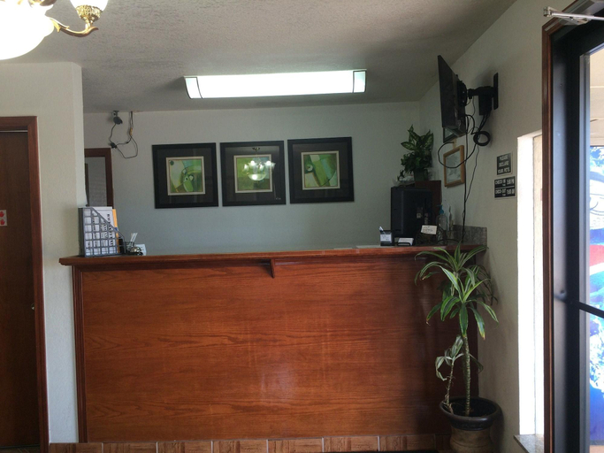 Public Area 3, Interstate Motel Guthrie, Logan