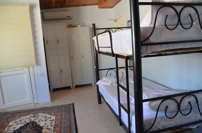 Room 3, Old Town Istanbul Hostel, Fatih