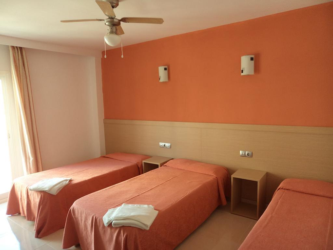 Bedroom 2, Leblon, Baleares