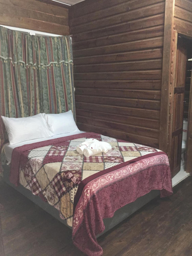 Room 4, Matus Guest House