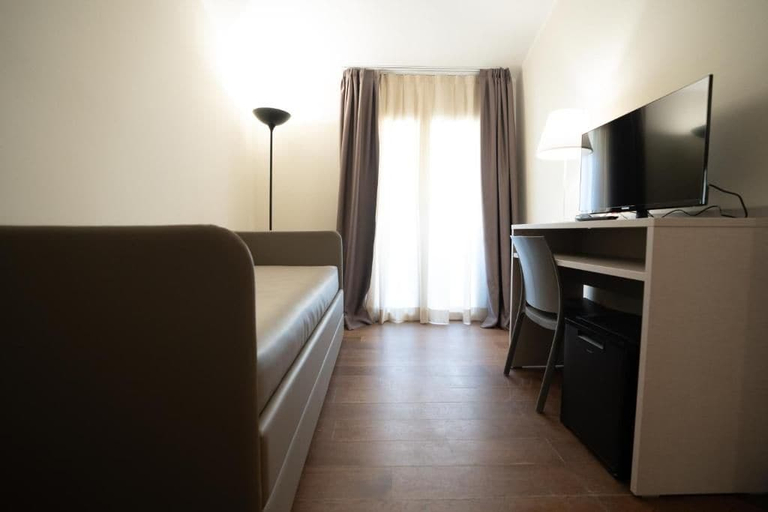 Bedroom 4, Hotel Estense, Rimini