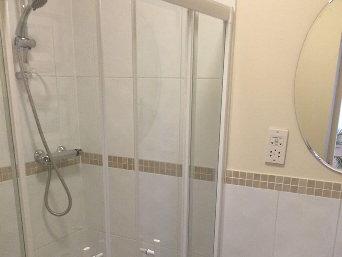 Bathroom, The Sun Inn, Shropshire