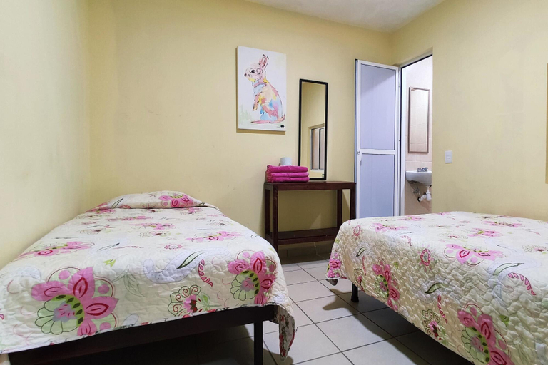 Room 4, Hotel Zaragoza, San Juan de los Lagos