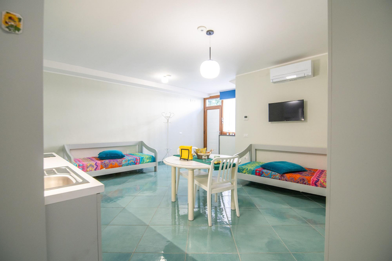 Room 2, B B Il Papavero, Salerno