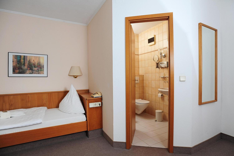 Bedroom 3, Landhotel Plauen Zwoschwitz, Vogtlandkreis