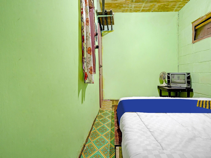 Room 5, SPOT ON 91320 Pondok Elia Syariah, Bandung