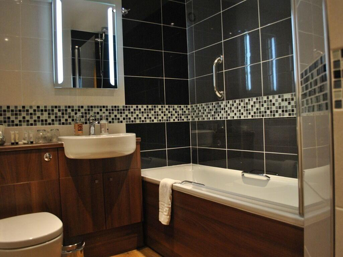 Room 5, Stone Villa Guest House, Cheshire West and Chester