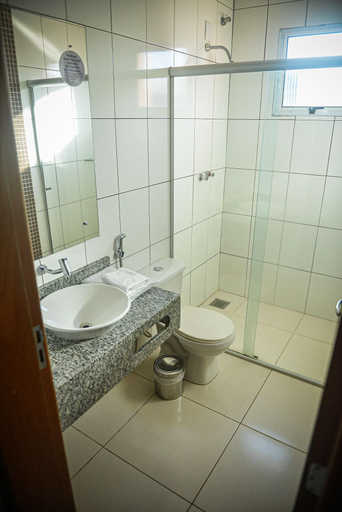 Bathroom 4, Hotel D'Napoles, Ijuí