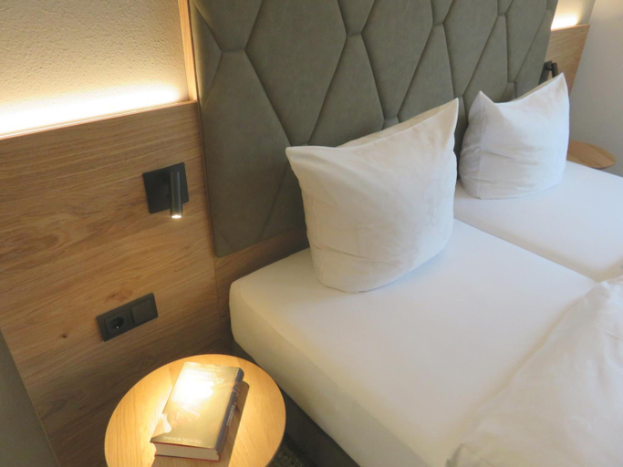Bedroom 3, Diamanthotel Handelshof, Birkenfeld