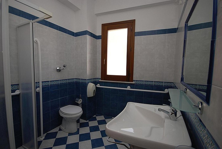 Bathroom 3, Il Melograno, Trapani