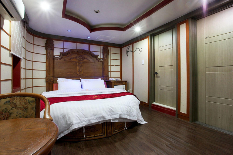Bedroom 2, Wangsimni Corim, Seongdong