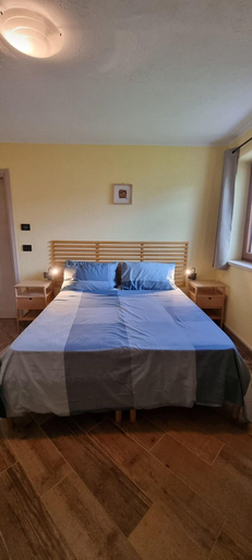 Bedroom 4, Lo Noyer Et Les Roses, Aosta