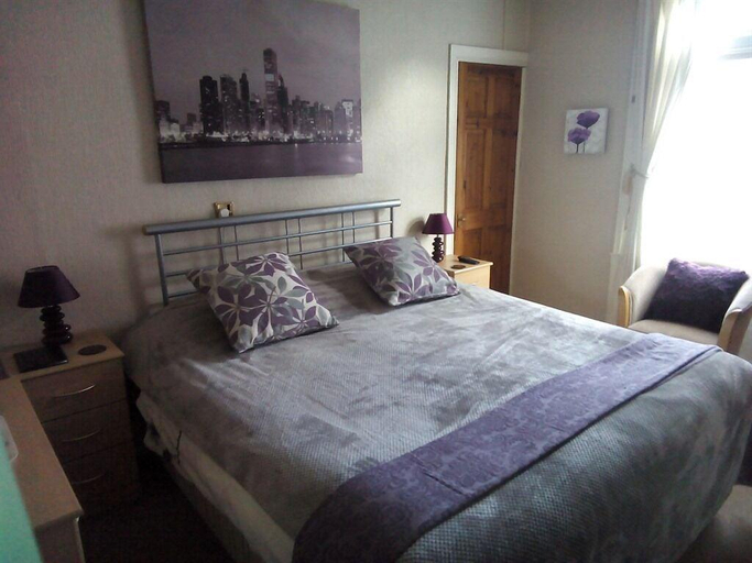 Room 2, Bryn Coed Guest House, Conwy