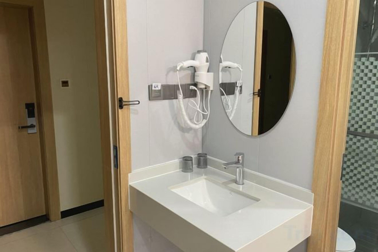 Bathroom 5, Shuhao Hotel, Shanghai