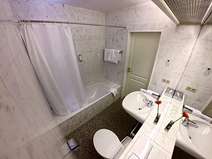 Bathroom, Maack, Harburg