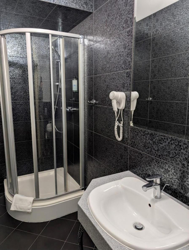 Bathroom 3, Palac Borowa Rezydencja, Oleśnica