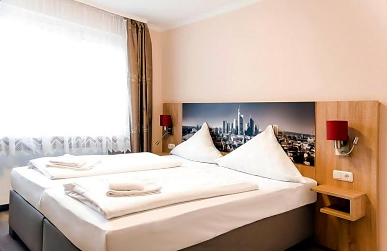 Bedroom 2, Hotel Royal Frankfurt , Frankfurt am Main