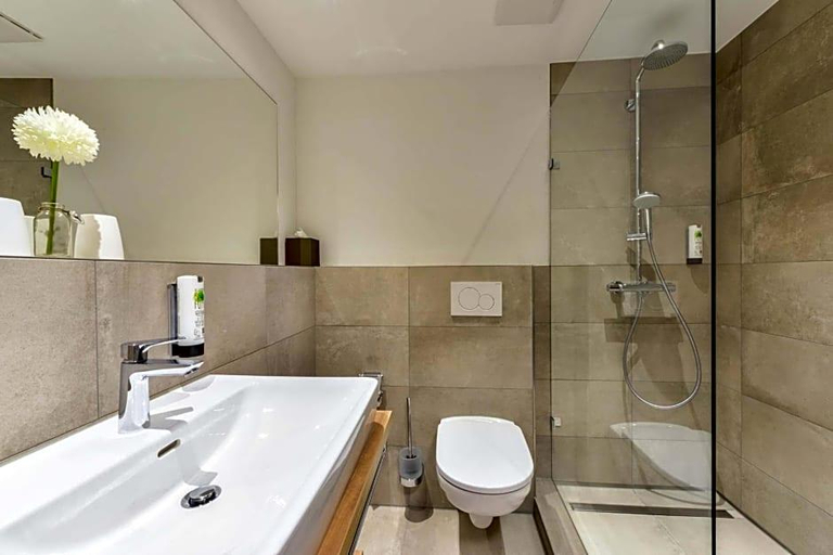 Bathroom 4, Hotel Restaurant Sonne, Ortenaukreis