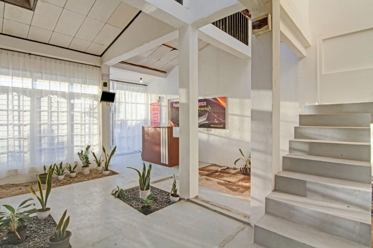 Lobby 2, 90561 Paris Street Residence Syariah, Padang