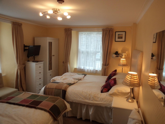 Room 4, Ivy House, Gwynedd