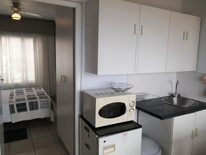 Room 2, Amzee Bokmakierie Guest House, Eden