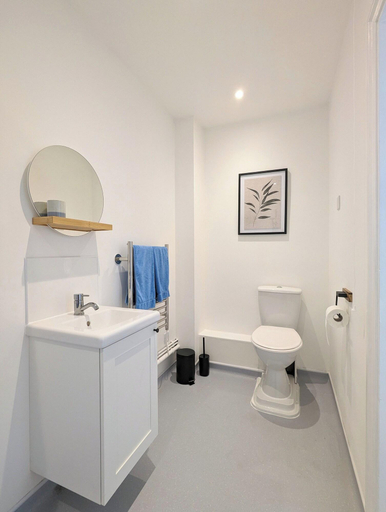 Bathroom 4, Kingfisher Barn, Oxfordshire