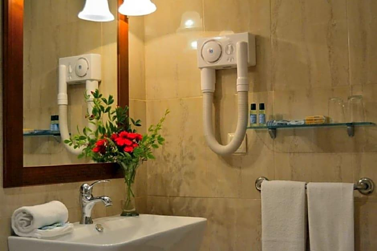 Bathroom 4, Amandi, Pontevedra
