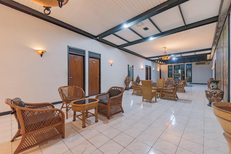 Public Area 2, Crown Hotel Tasikmalaya, Tasikmalaya