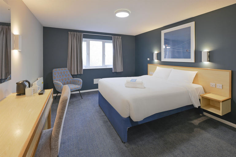 Bedroom 4, Travelodge Lincoln Thorpe on the Hill, Lincolnshire