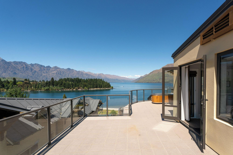 Room 4, Spacious Unit With Views And Balcony, Queenstown-Lakes