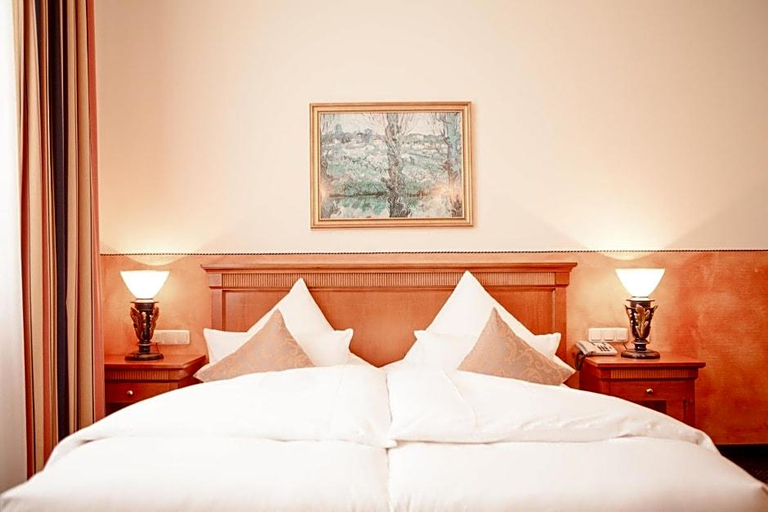 Bedroom 3, Schlosshotel Grunwald, München
