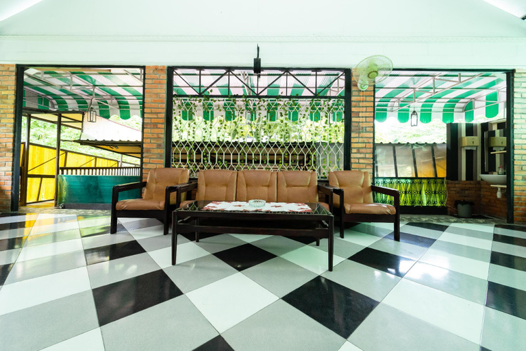 Lobby 4, KoolKost Syariah near Taman Bekapai Balikpapan, Balikpapan
