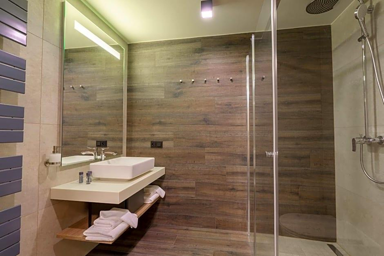 Bathroom 5, Hills, Kežmarok