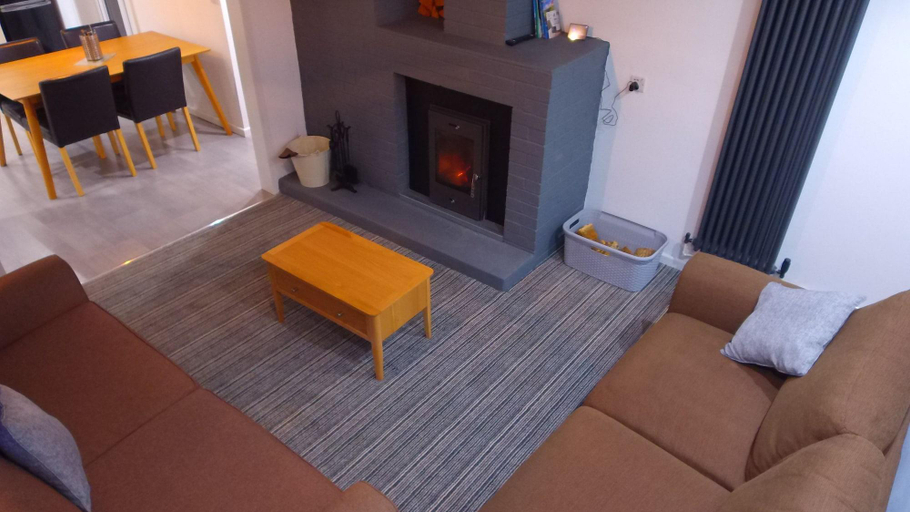 Public Area 3, Canyon Cottage, Rhondda, Cynon, Taff
