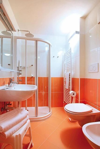 Bathroom 4, Bellevue Hotel, Trento